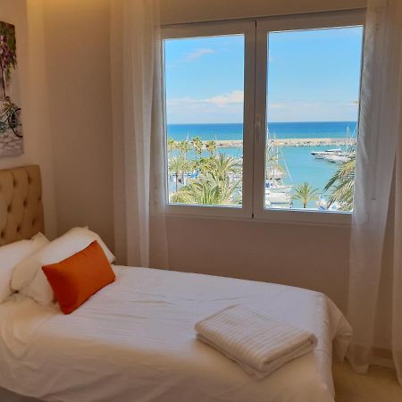 Fantastic Apartment In Front Of The Sea & Marina Естепона Екстериор снимка