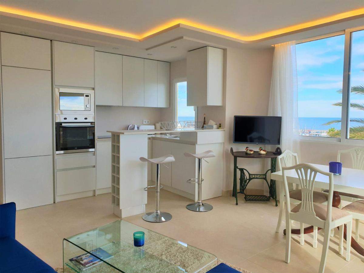 Fantastic Apartment In Front Of The Sea & Marina Естепона Екстериор снимка