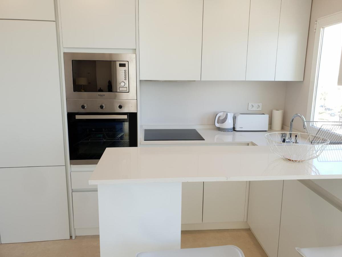 Fantastic Apartment In Front Of The Sea & Marina Естепона Екстериор снимка