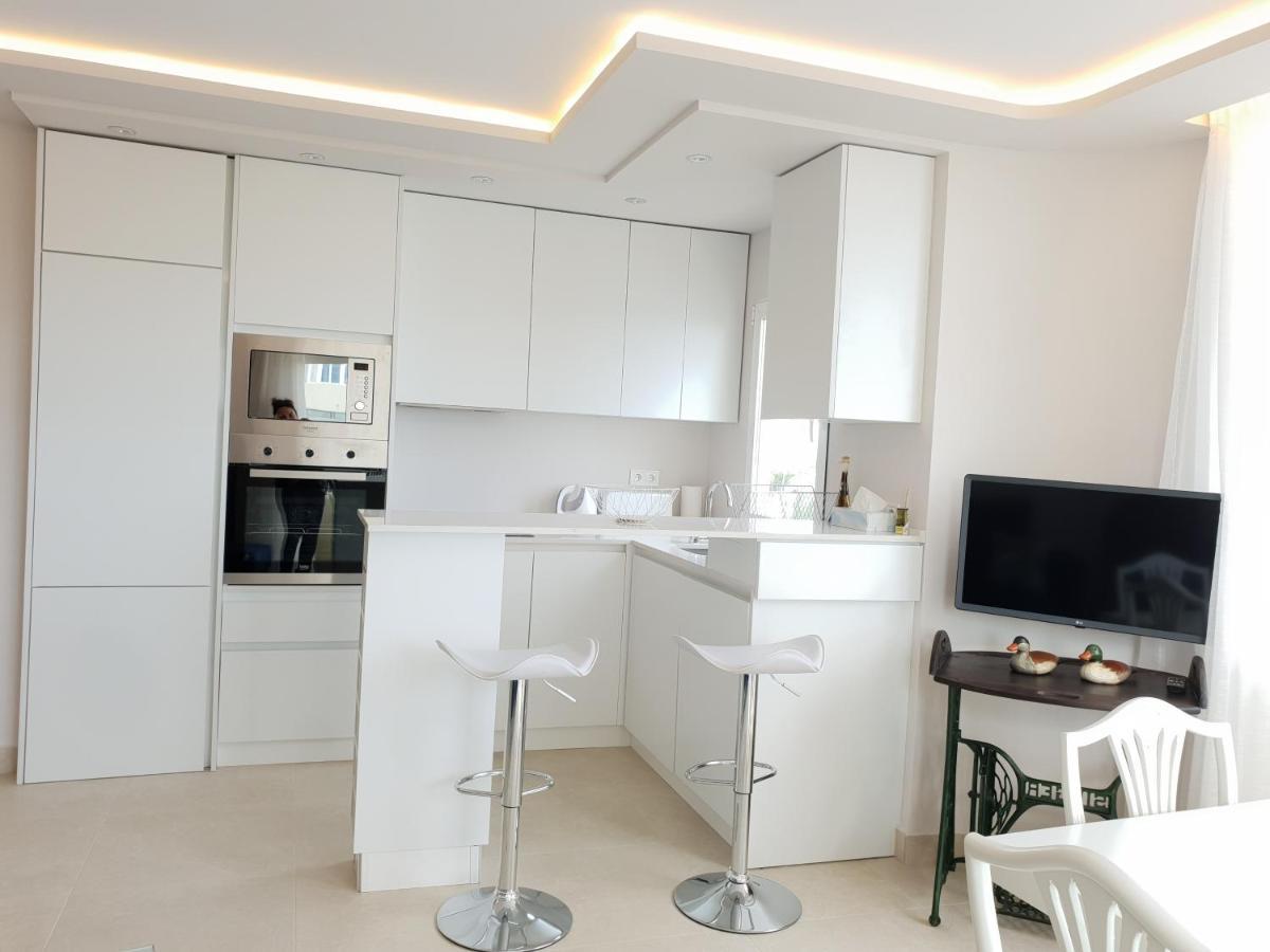 Fantastic Apartment In Front Of The Sea & Marina Естепона Екстериор снимка