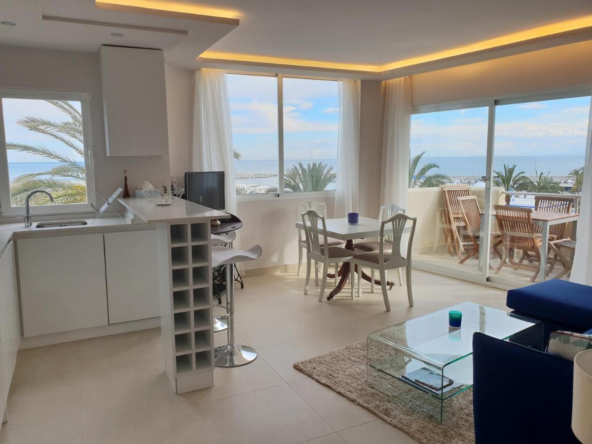 Fantastic Apartment In Front Of The Sea & Marina Естепона Екстериор снимка