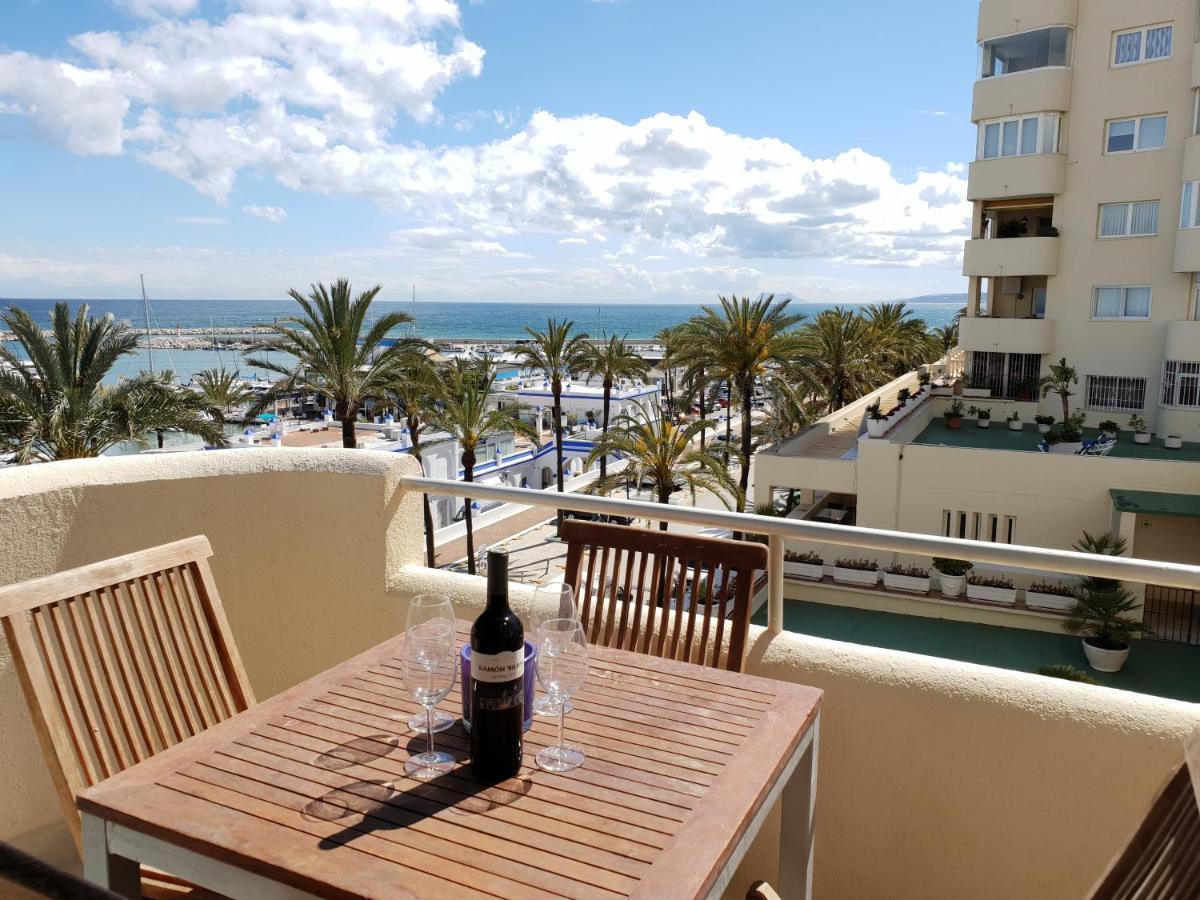 Fantastic Apartment In Front Of The Sea & Marina Естепона Екстериор снимка