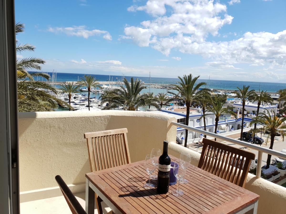 Fantastic Apartment In Front Of The Sea & Marina Естепона Екстериор снимка