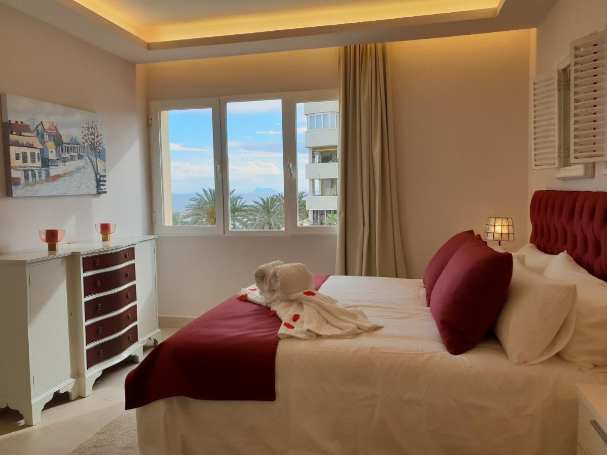 Fantastic Apartment In Front Of The Sea & Marina Естепона Екстериор снимка
