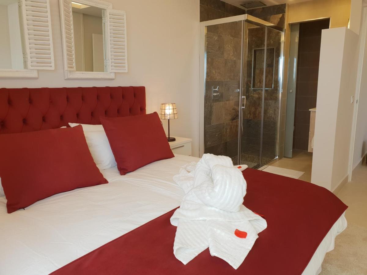 Fantastic Apartment In Front Of The Sea & Marina Естепона Екстериор снимка