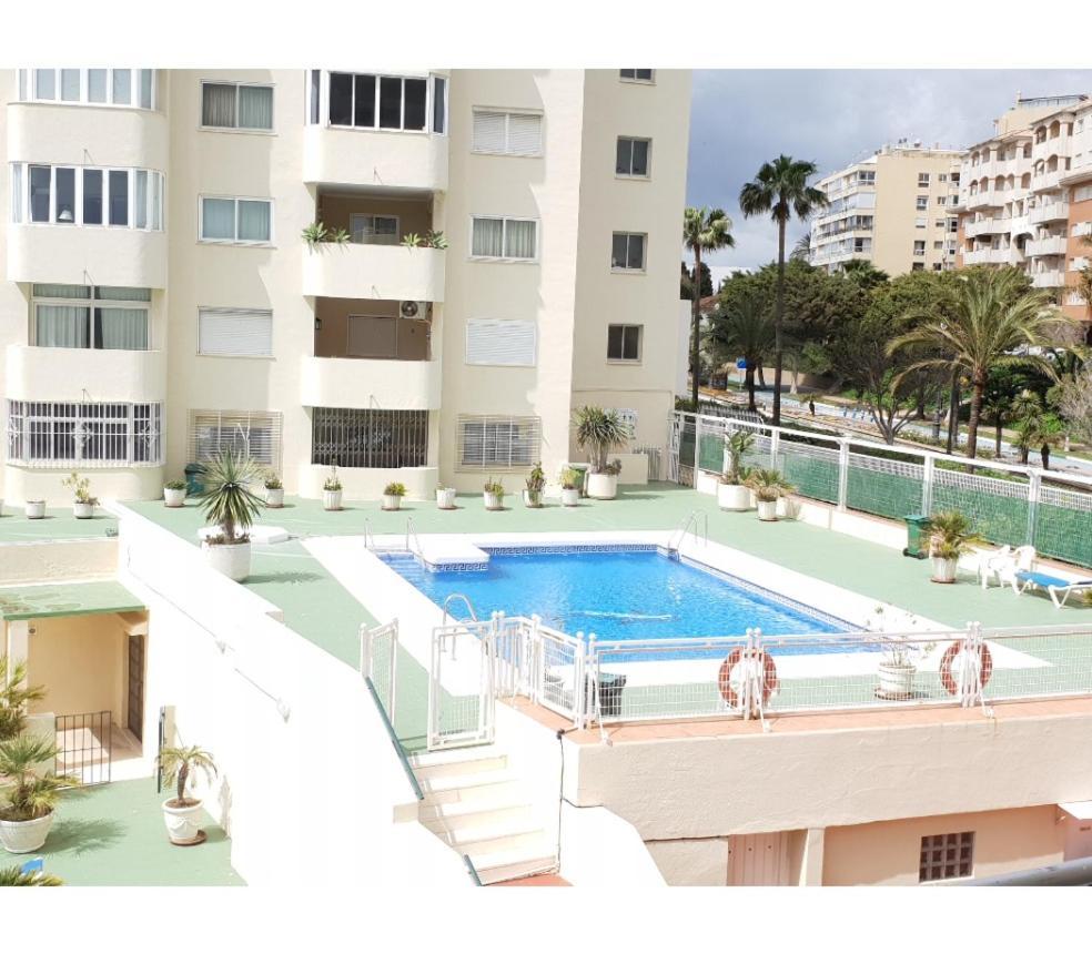 Fantastic Apartment In Front Of The Sea & Marina Естепона Екстериор снимка