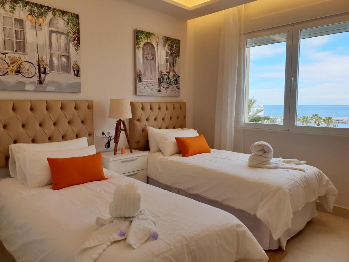 Fantastic Apartment In Front Of The Sea & Marina Естепона Екстериор снимка