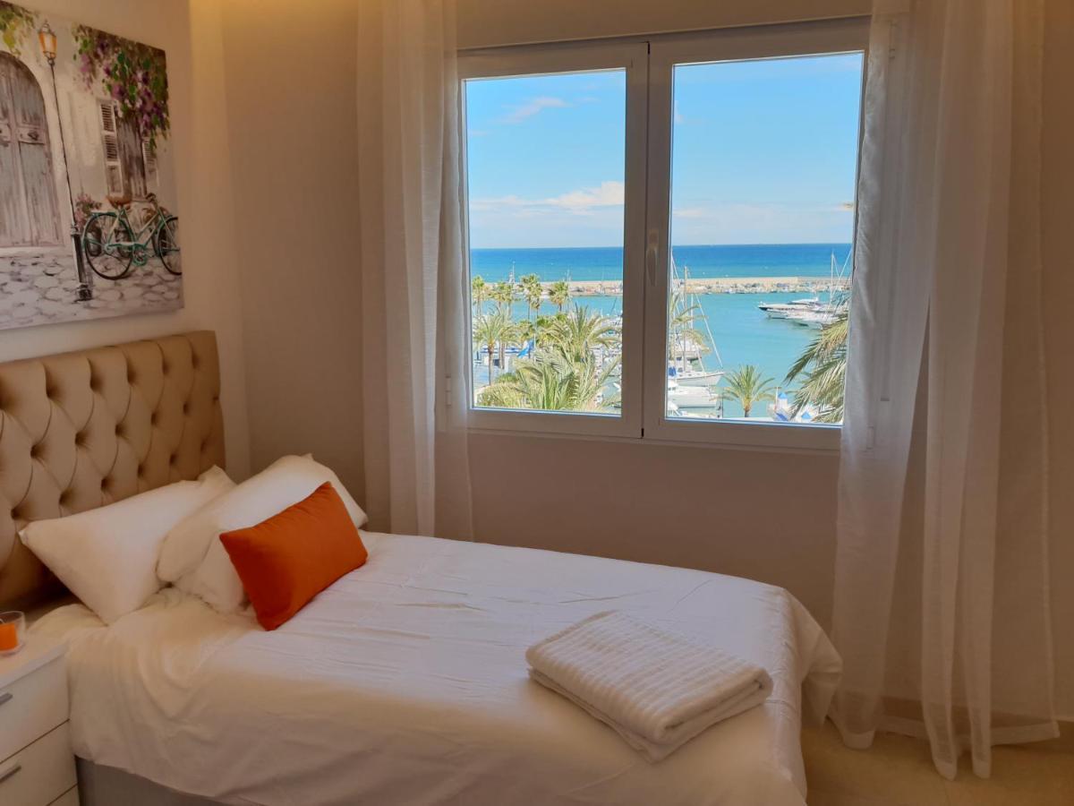 Fantastic Apartment In Front Of The Sea & Marina Естепона Екстериор снимка