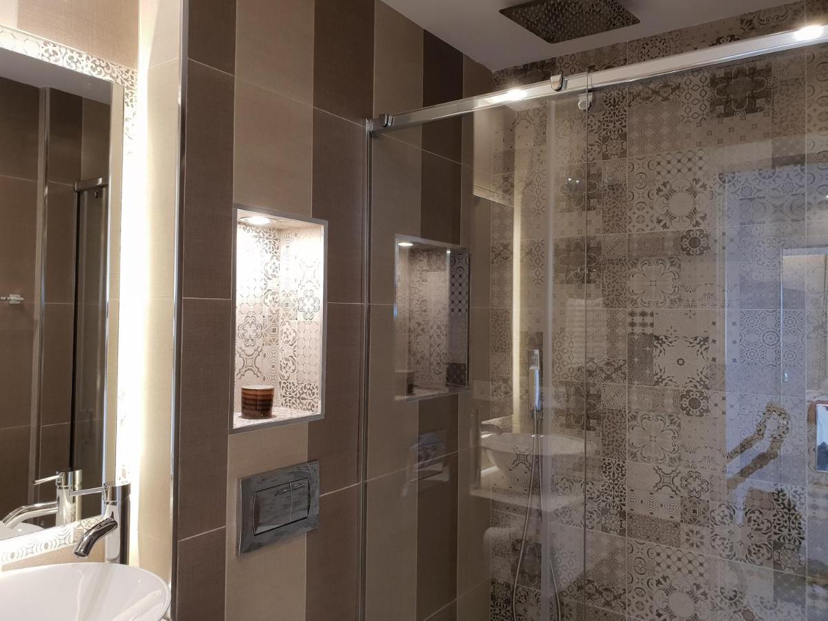 Fantastic Apartment In Front Of The Sea & Marina Естепона Екстериор снимка