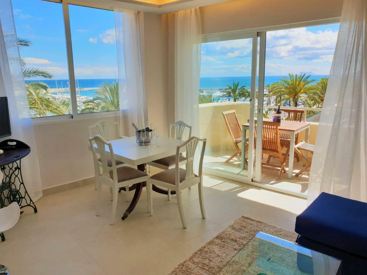 Fantastic Apartment In Front Of The Sea & Marina Естепона Екстериор снимка